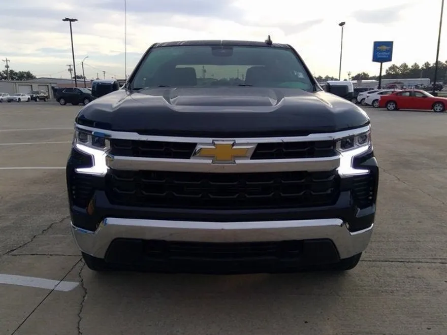 2023 Chevrolet Silverado 1500 LT photo 1