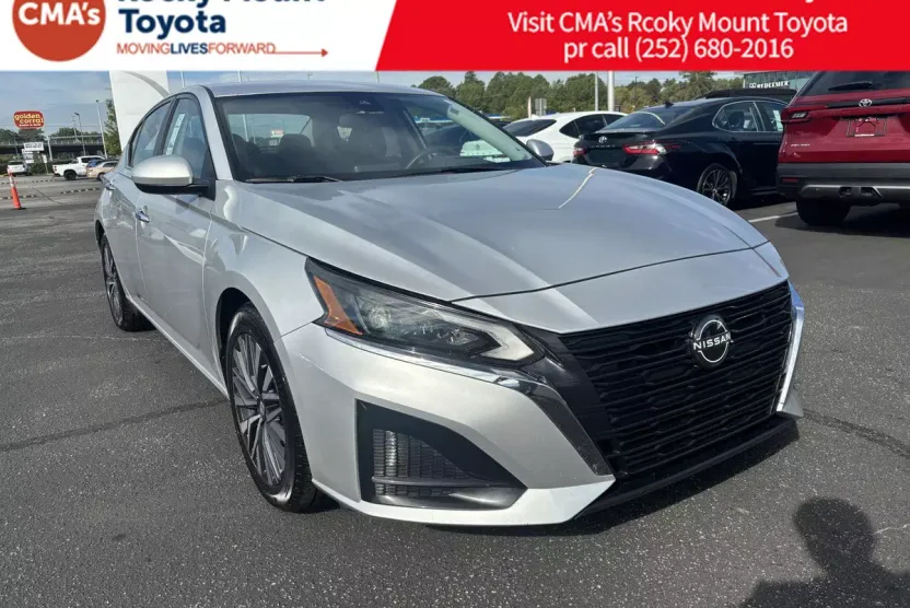 2023 Nissan Altima 2.5 SV photo 1