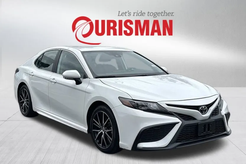 2024 Toyota Camry SE photo 1