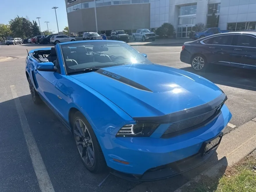 2011 Ford Mustang GT Premium photo 1