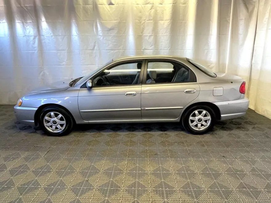 2004 Kia Spectra Base photo 5