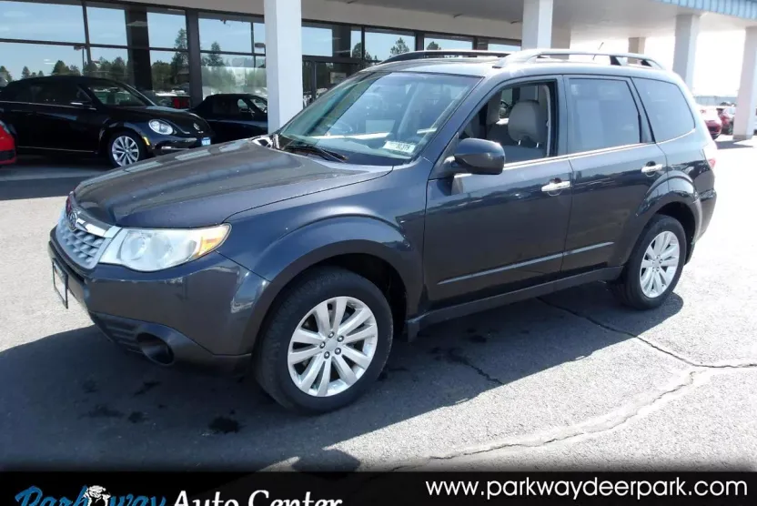 2012 Subaru Forester 2.5i Premium photo 1