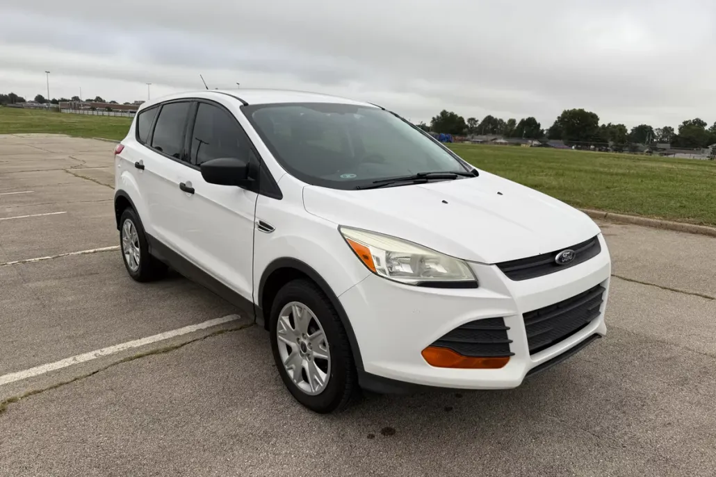 2013 Ford Escape S photo 1
