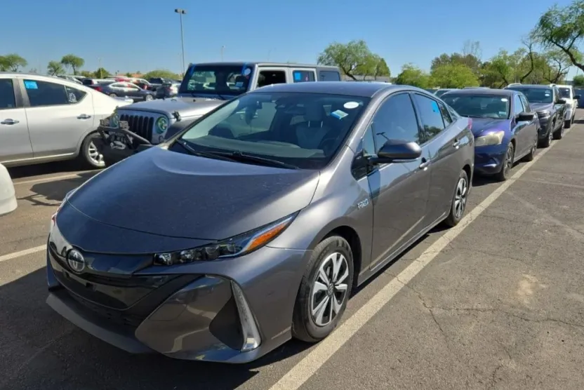 2019 Toyota Prius Prime Plus photo 1