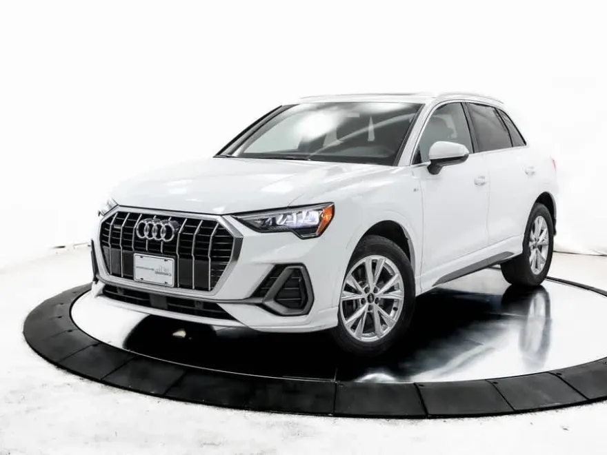 2022 Audi Q3 S line Premium photo 1