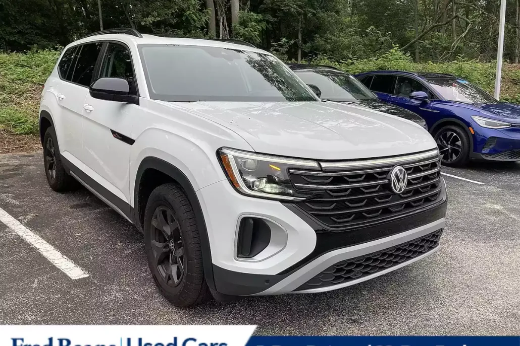 2025 Volkswagen Atlas Peak Edition SE photo 1