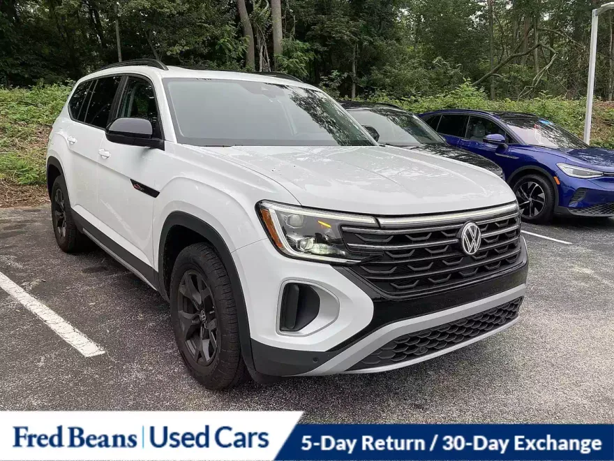 2025 Volkswagen Atlas Peak Edition SE photo 1