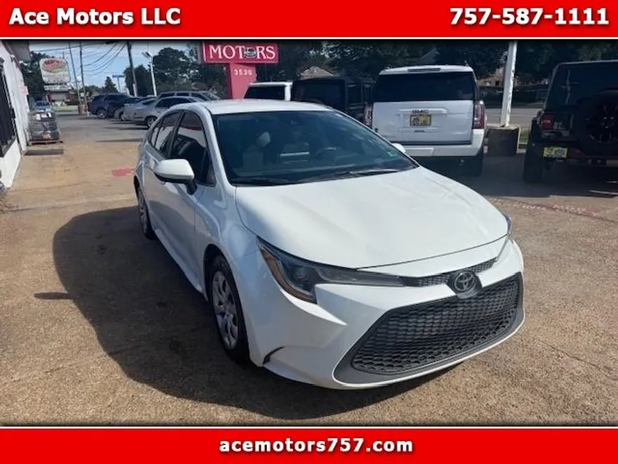 2021 Toyota Corolla LE photo 1