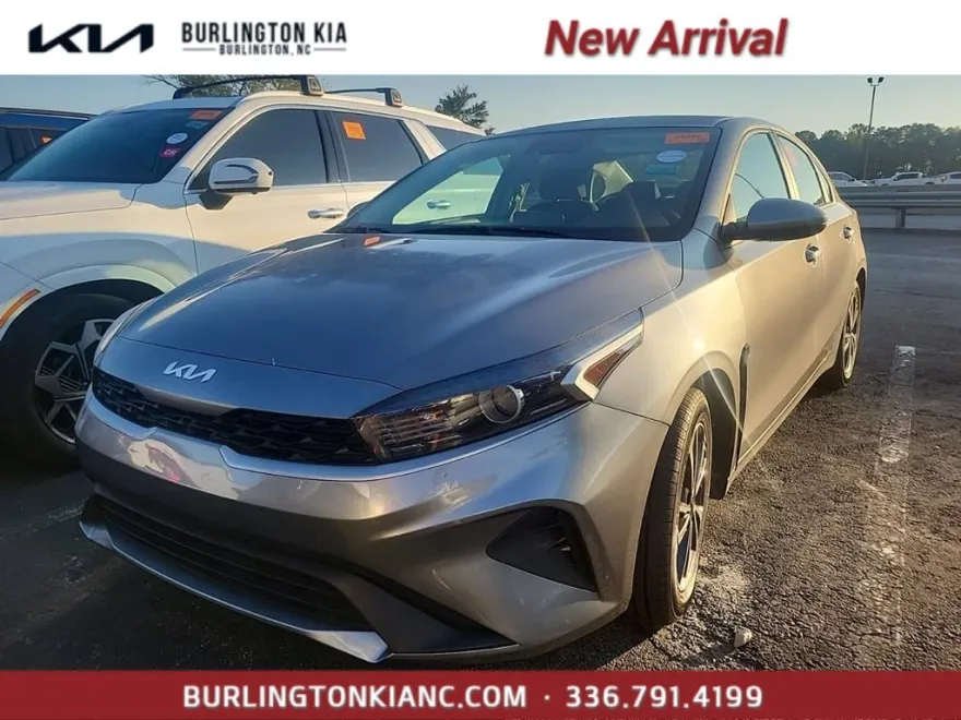 2022 Kia Forte FE LXS photo 1