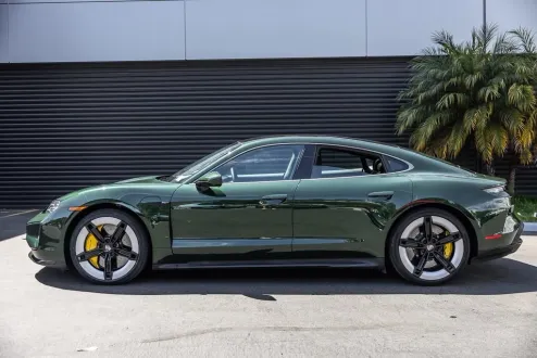 2025 Porsche Taycan Turbo S photo 2
