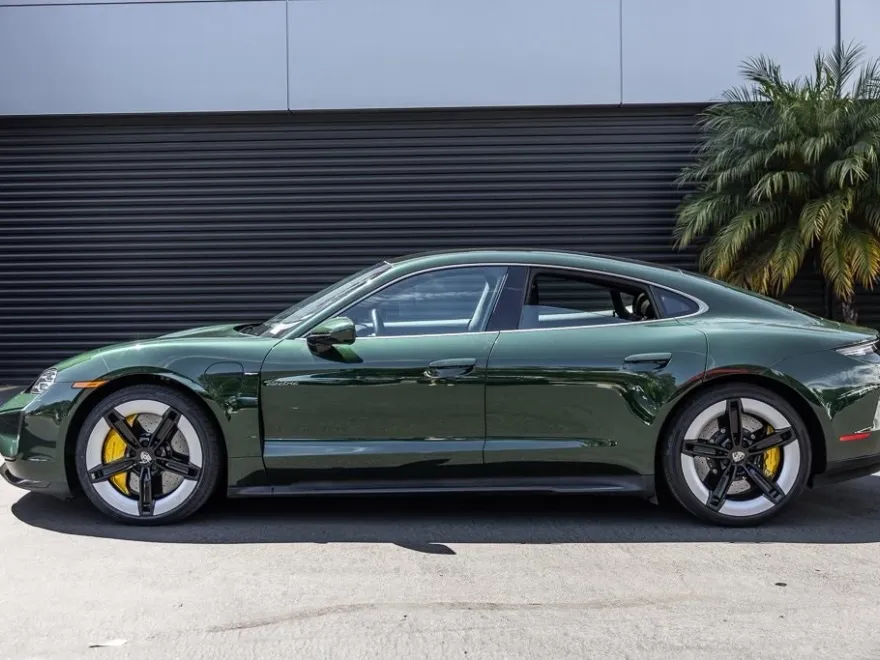 2025 Porsche Taycan Turbo S photo 2