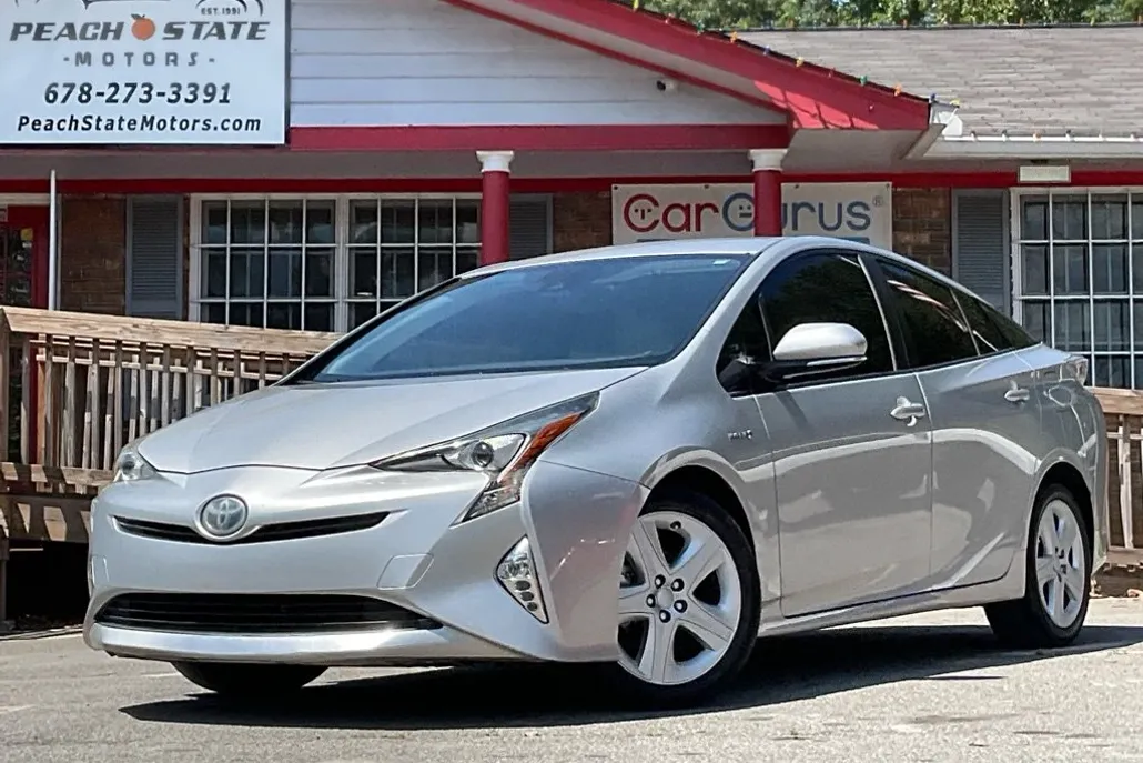 2017 Toyota Prius Four Touring photo 1