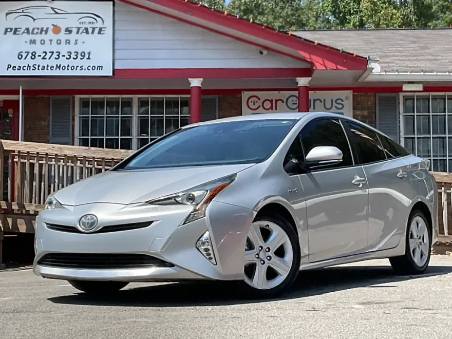 2017 Toyota Prius Four Touring photo 1