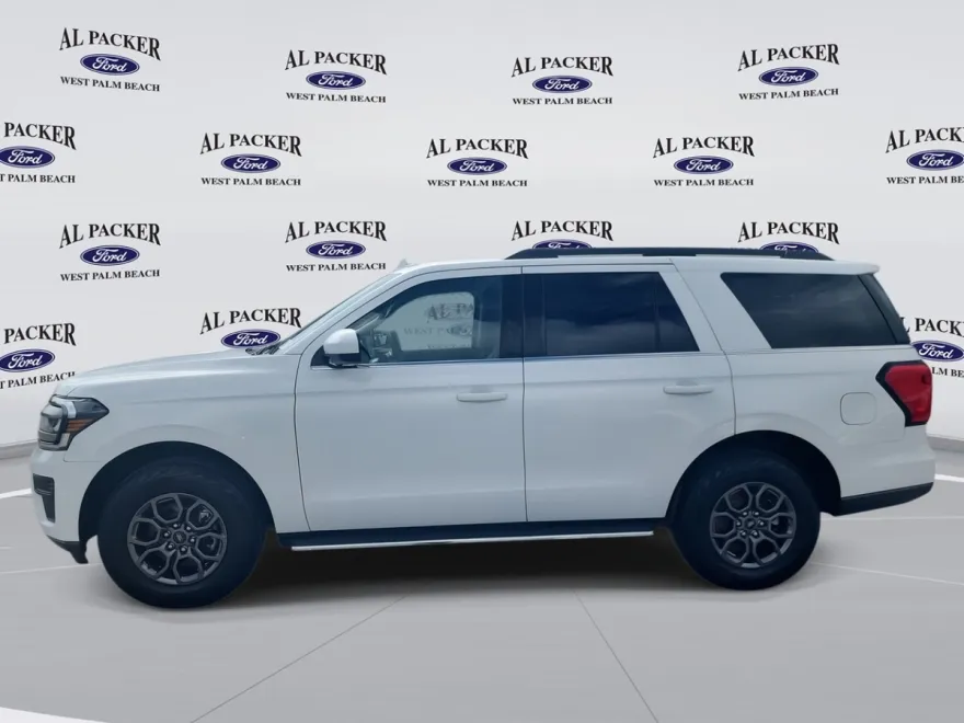 2022 Ford Expedition XLT photo 1