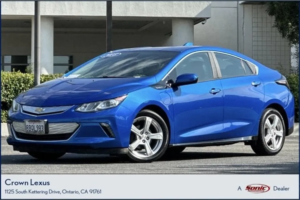 2018 Chevrolet Volt LT photo 1