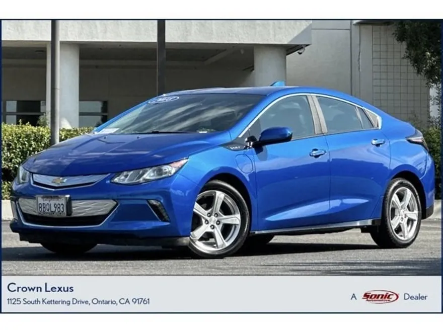 2018 Chevrolet Volt LT photo 1
