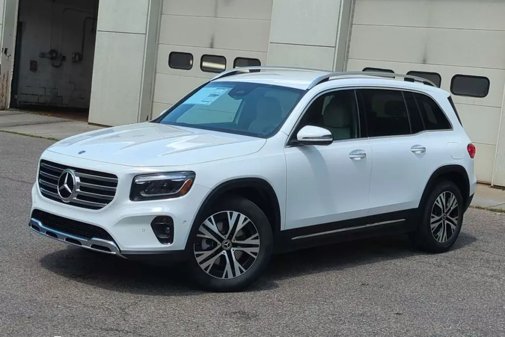 2025 Mercedes Benz GLB 250 4MATIC photo 1