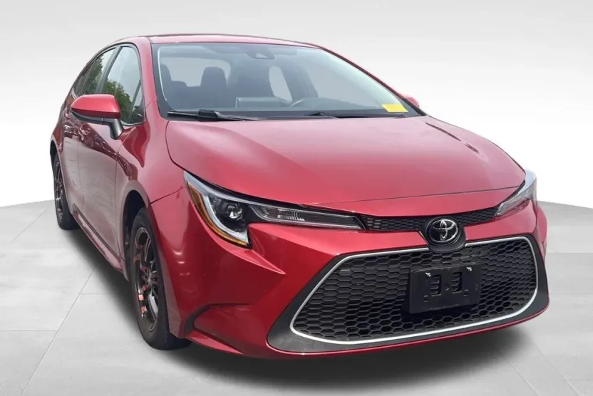 2020 Toyota Corolla LE photo 1