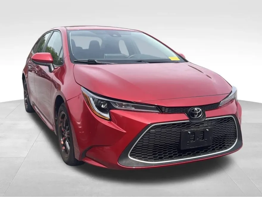 2020 Toyota Corolla LE photo 1