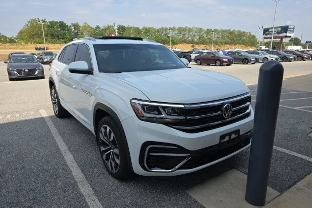 2021 Volkswagen Atlas Cross Sport V6 SEL R-Line photo 1