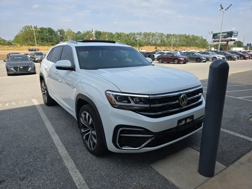 2021 Volkswagen Atlas Cross Sport V6 SEL R-Line photo 1