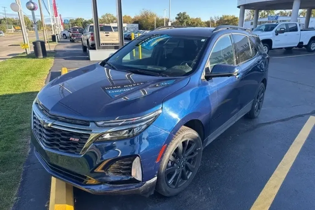 2022 Chevrolet Equinox RS photo 1