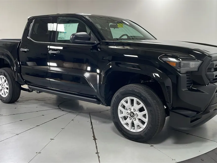2025 Toyota Tacoma SR Double Cab photo 1