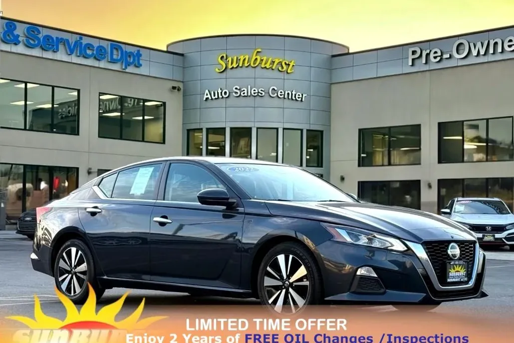 2022 Nissan Altima 2.5 SV photo 1
