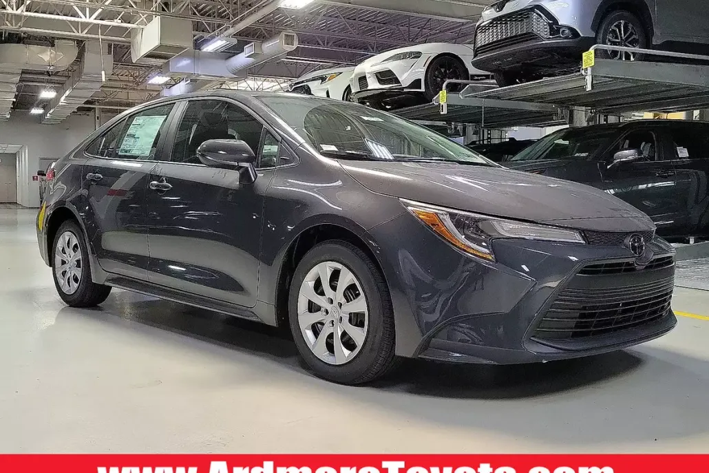 2025 Toyota Corolla SE photo 1