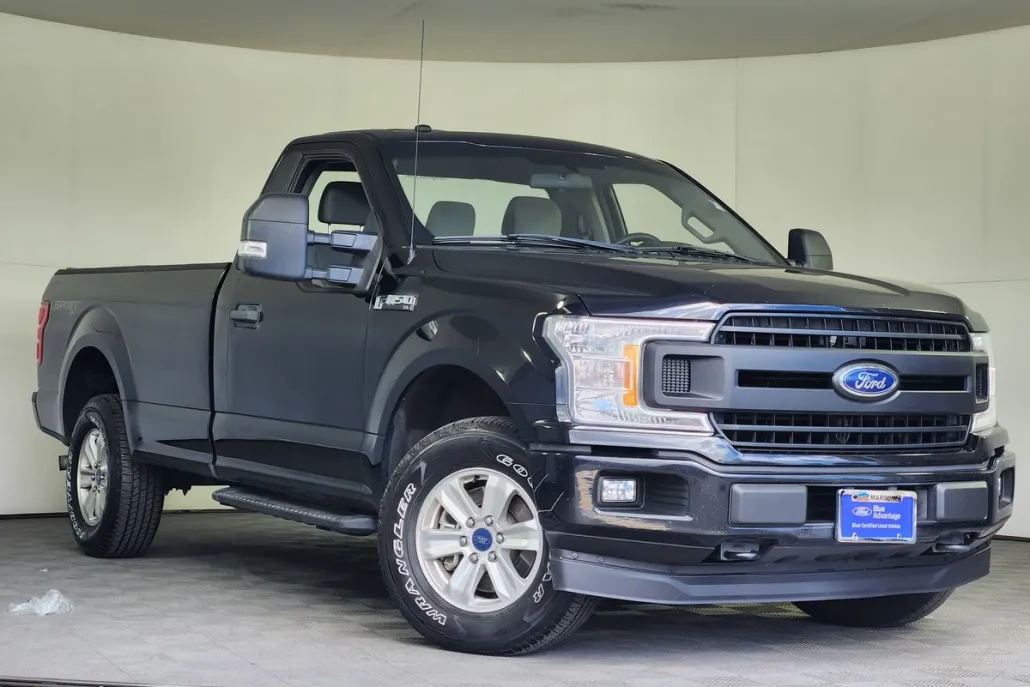 2025 Ford F-150 Lightning photo 1