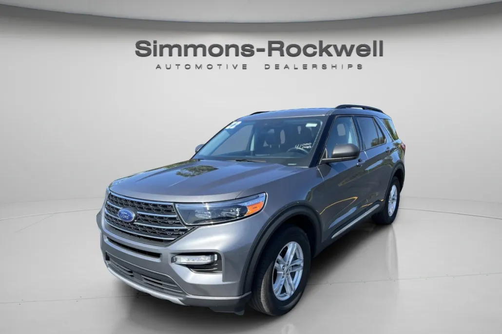 2022 Ford Explorer XLT photo 1