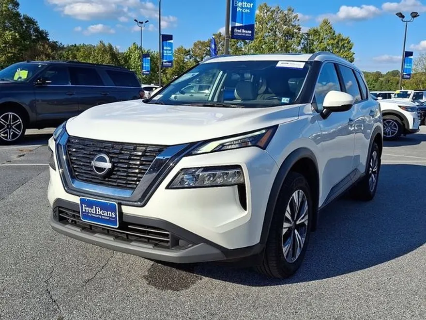2023 Nissan Rogue SV photo 1