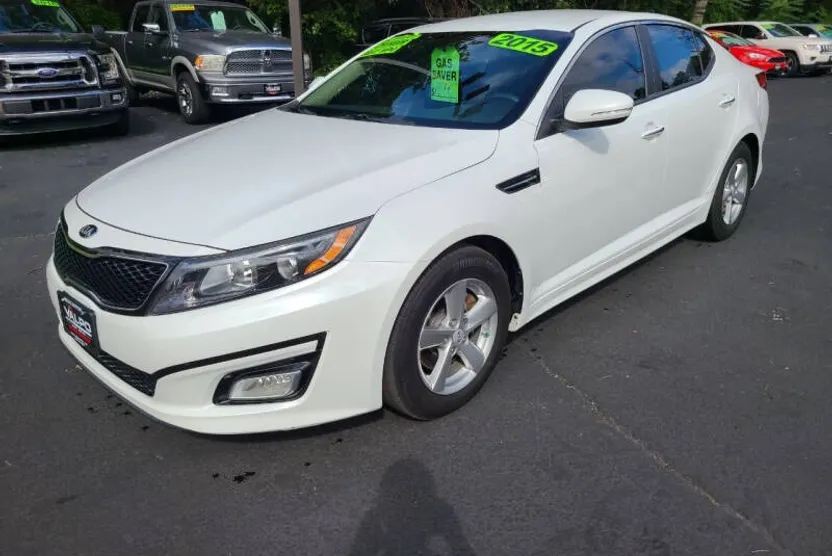 2015 Kia Optima LX photo 1