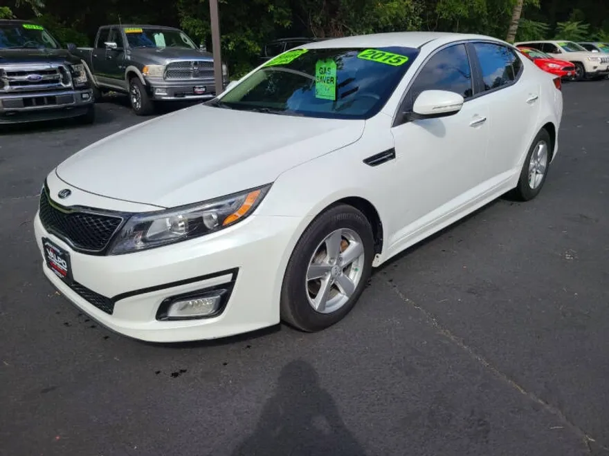 2015 Kia Optima LX photo 1