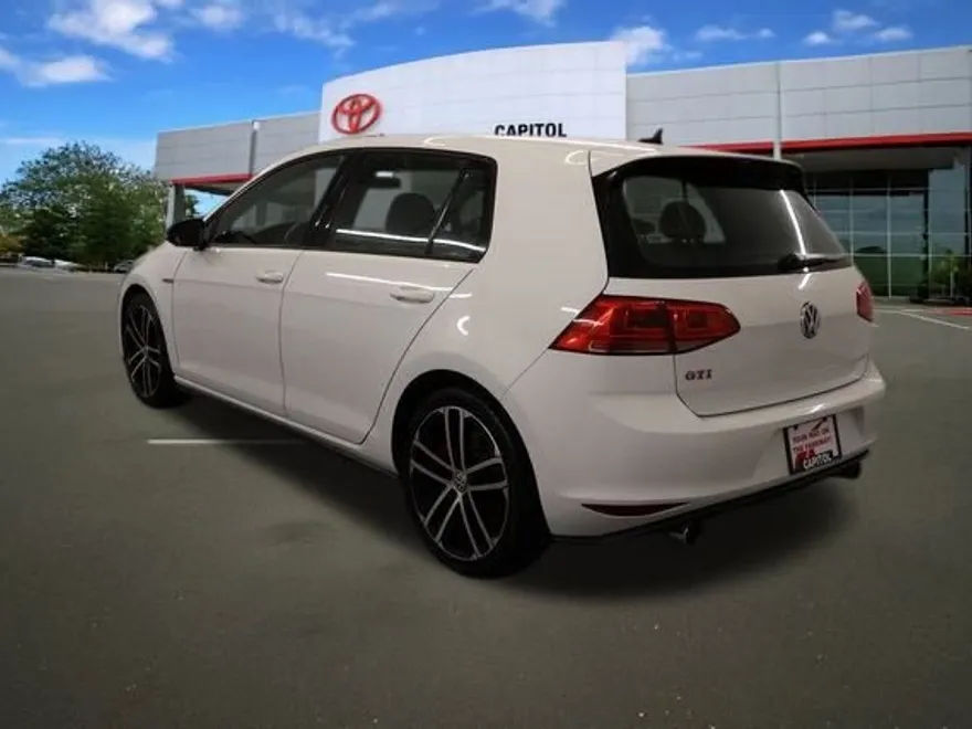 2017 Volkswagen Golf GTI SE photo 1