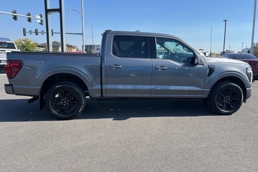 2024 Ford F-150 Platinum photo 1