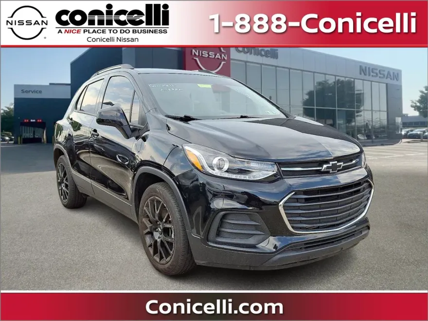2022 Chevrolet Trax LT photo 1