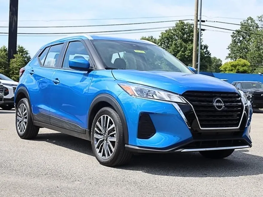 2024 Nissan Kicks SV photo 1