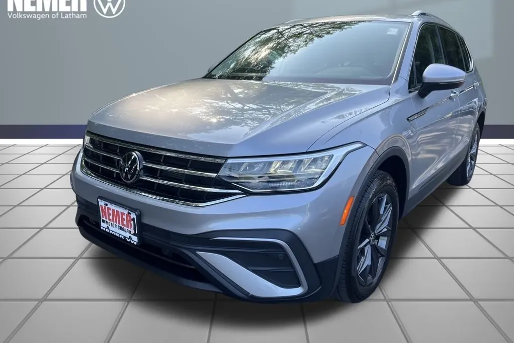 2022 Volkswagen Tiguan SE photo 1