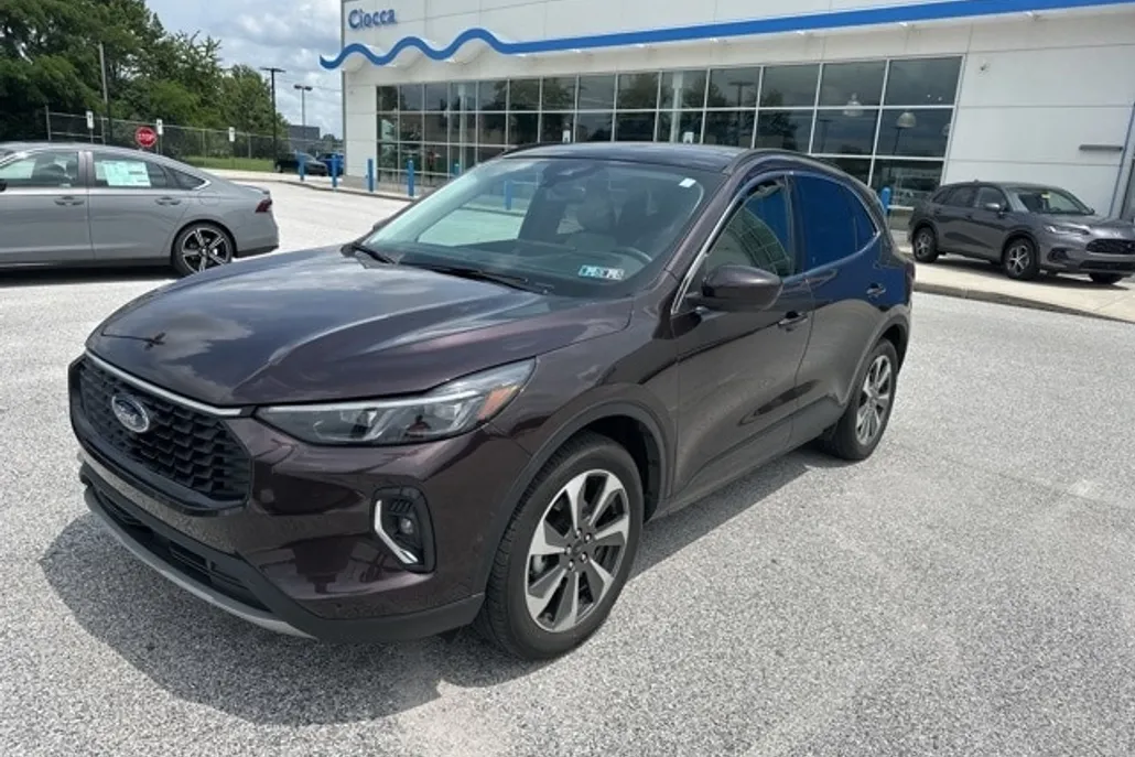 2023 Ford Escape Platinum photo 1