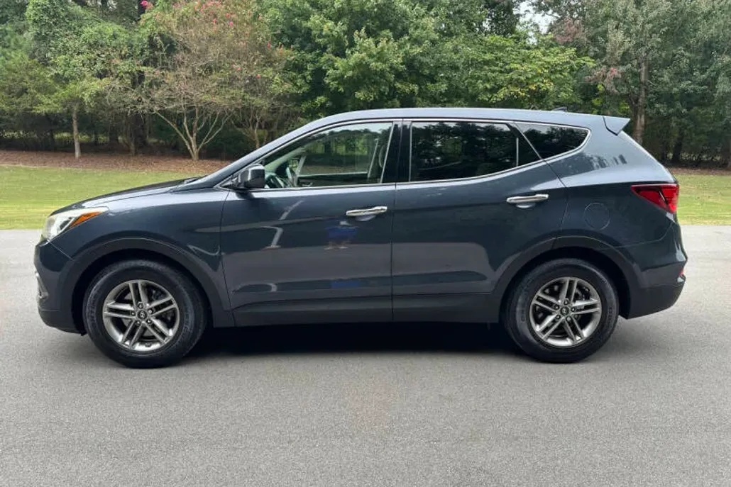2017 Hyundai Santa Fe Sport Base photo 1