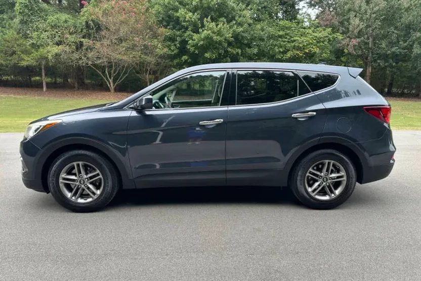 2017 Hyundai Santa Fe Sport Base photo 1