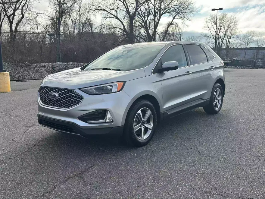 2024 Ford Edge SEL photo 1