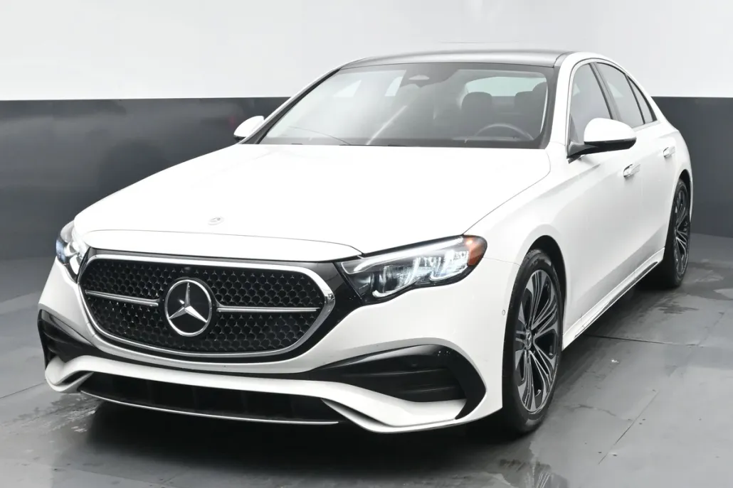 2025 Mercedes Benz E 350 4MATIC Sedan photo 1