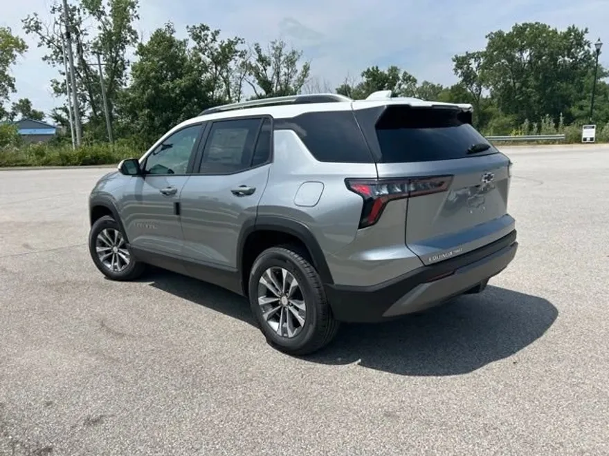 2026 Chevrolet Equinox LT photo 1