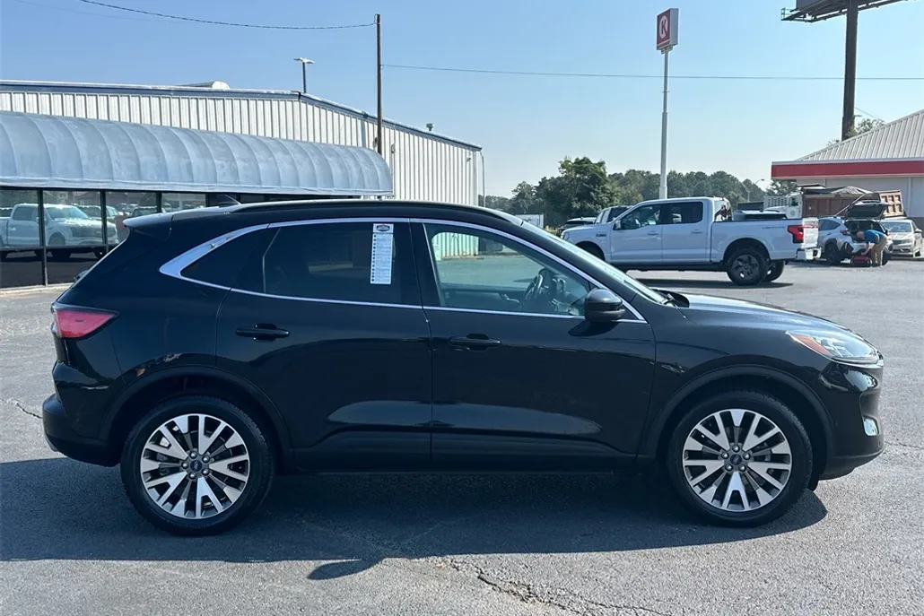 2021 Ford Escape Titanium photo 1