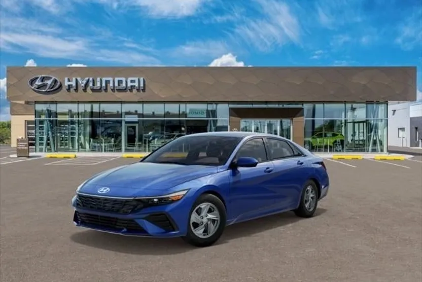 2025 Hyundai Elantra SE photo 1