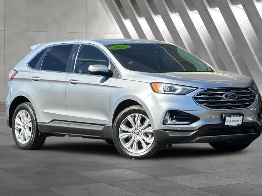 2022 Ford Edge Titanium photo 1