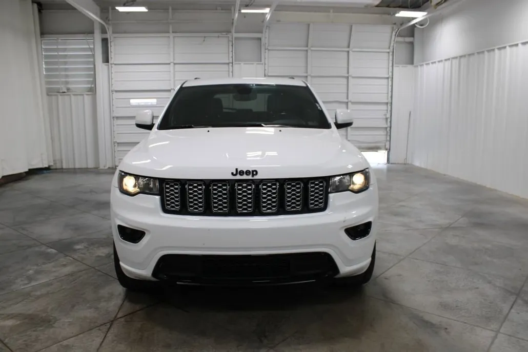 2022 Jeep Cherokee Laredo X photo 1