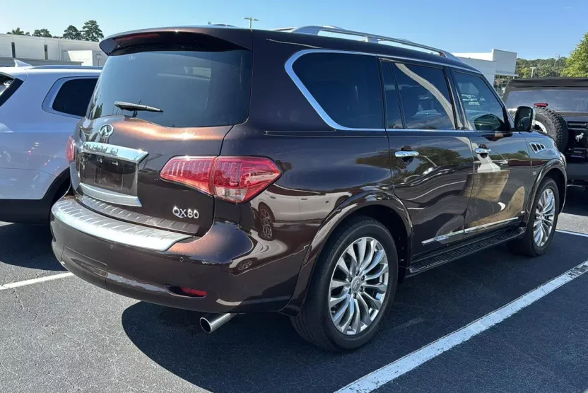 2017 Infiniti QX80 photo 1